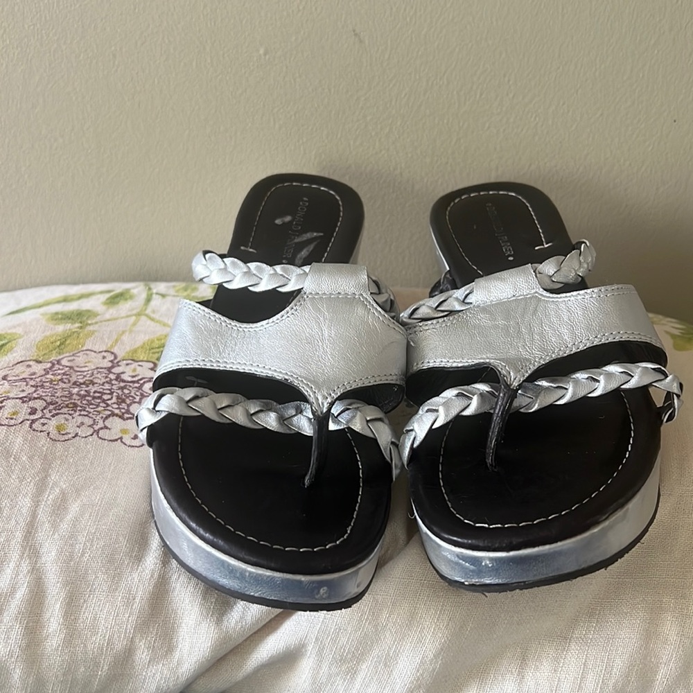 Sandals braided detail